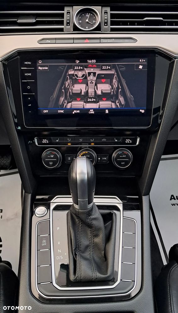 Volkswagen Passat Variant 2.0 TDI SCR DSG Highline - 24