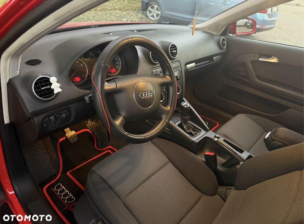 Audi A3 3-drzwiowe 1.6 Attraction - 4