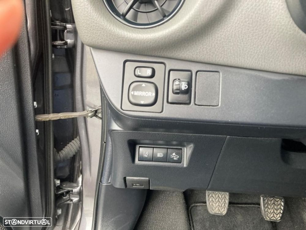 Toyota Yaris 1.0 VVT-i Exclusive - 17