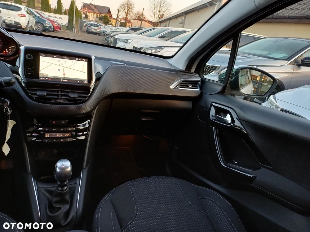 Peugeot 208 PureTech 110 Stop & Start Signature - 22