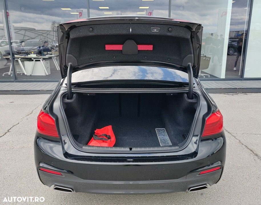 BMW Seria 5 530d xDrive AT - 29