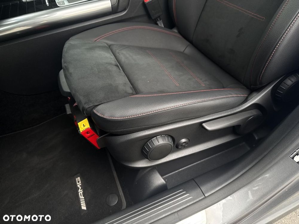 Mercedes-Benz GLA - 12