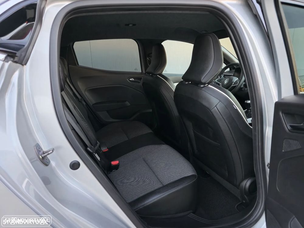 Renault Clio 1.0 TCe Techno - 32