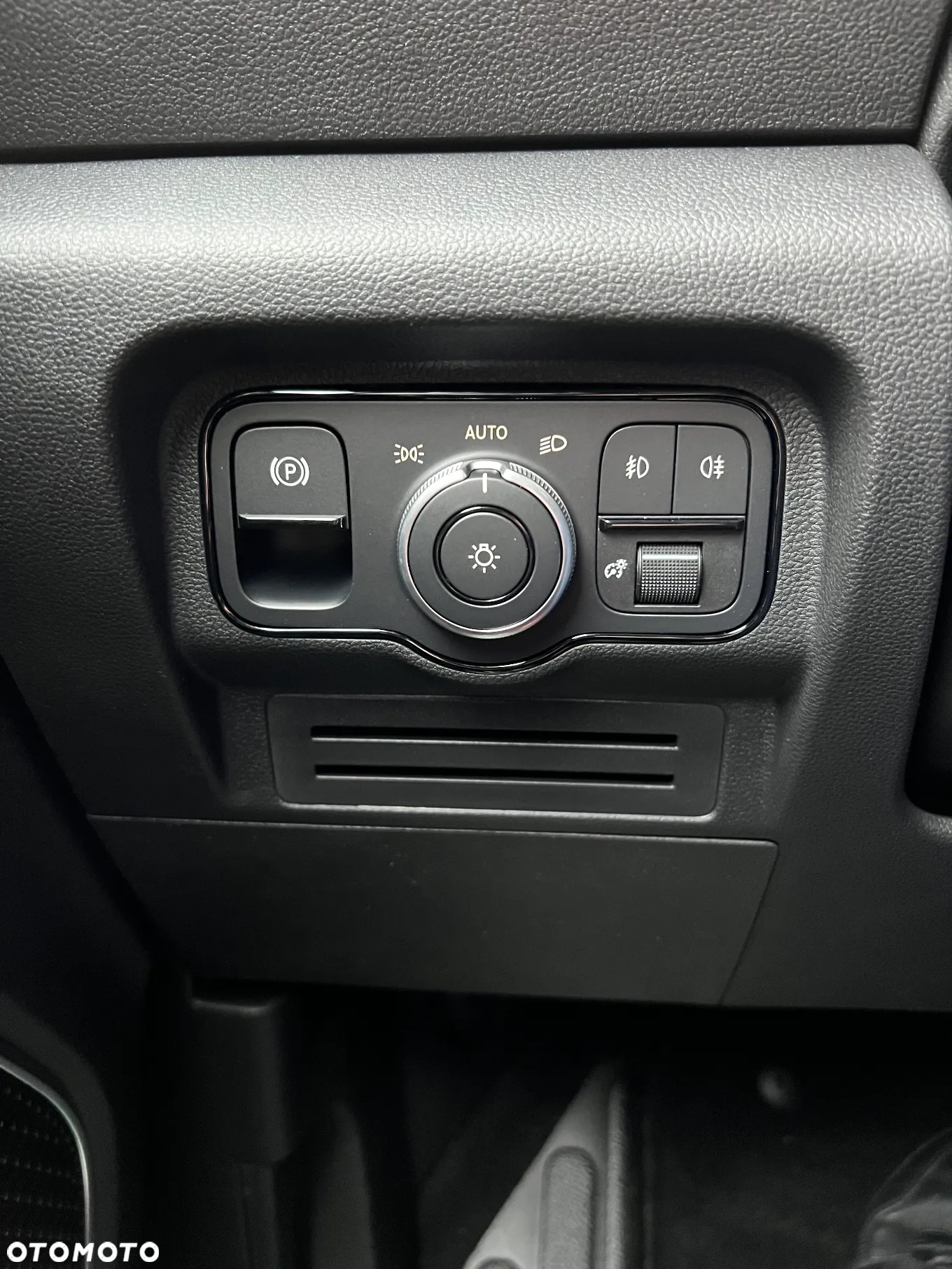 Mercedes-Benz Klasa T 180 d Automatik - 33