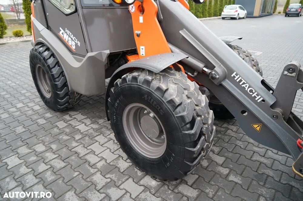 Hitachi ZW95 / ÎNCĂRCĂTOR PE ROȚI / 2020 / FURCĂ PENTRU PALEȚI - 21