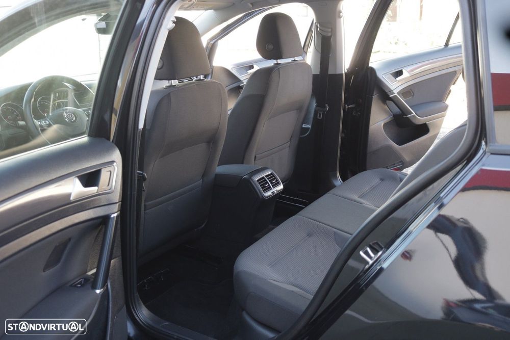 VW Golf Variant 1.0 TSI Confortline - 24