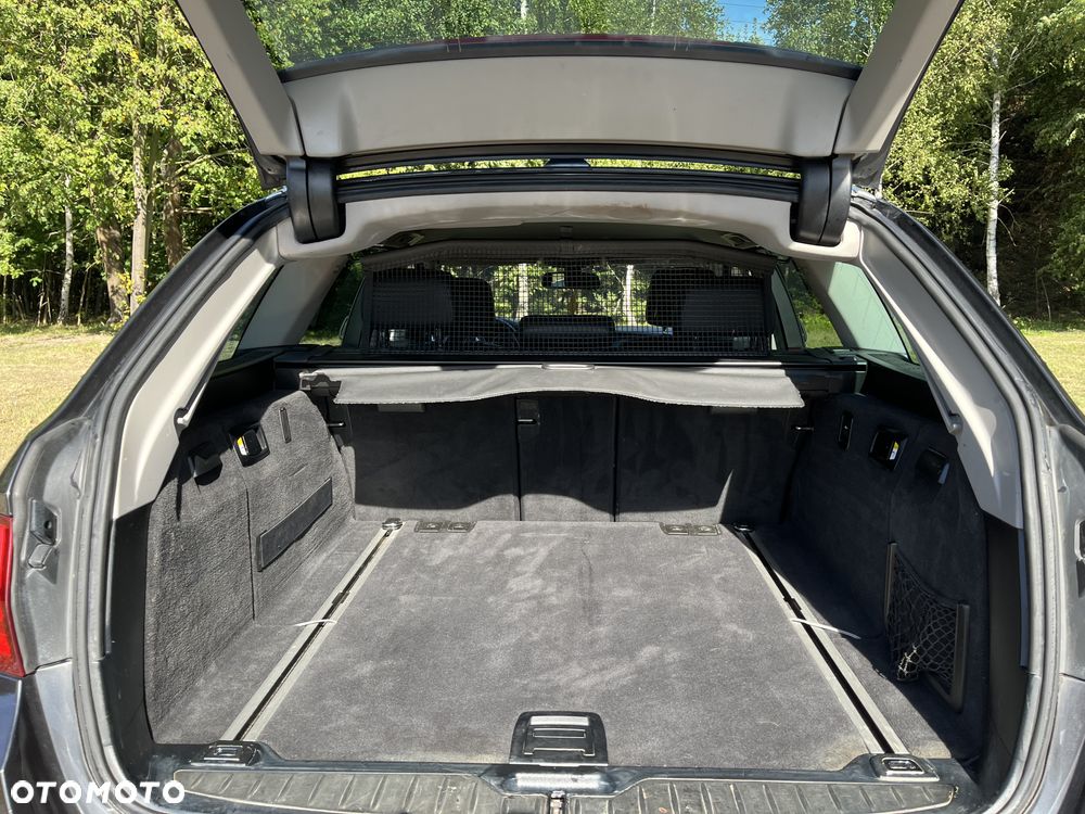 BMW Seria 5 523i - 33