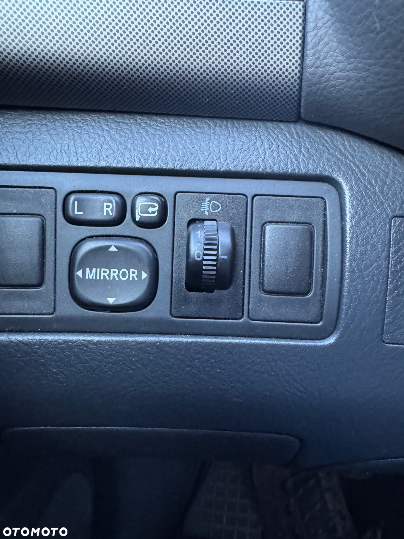 Toyota Avensis 1.8 VVT-i Sol - 22