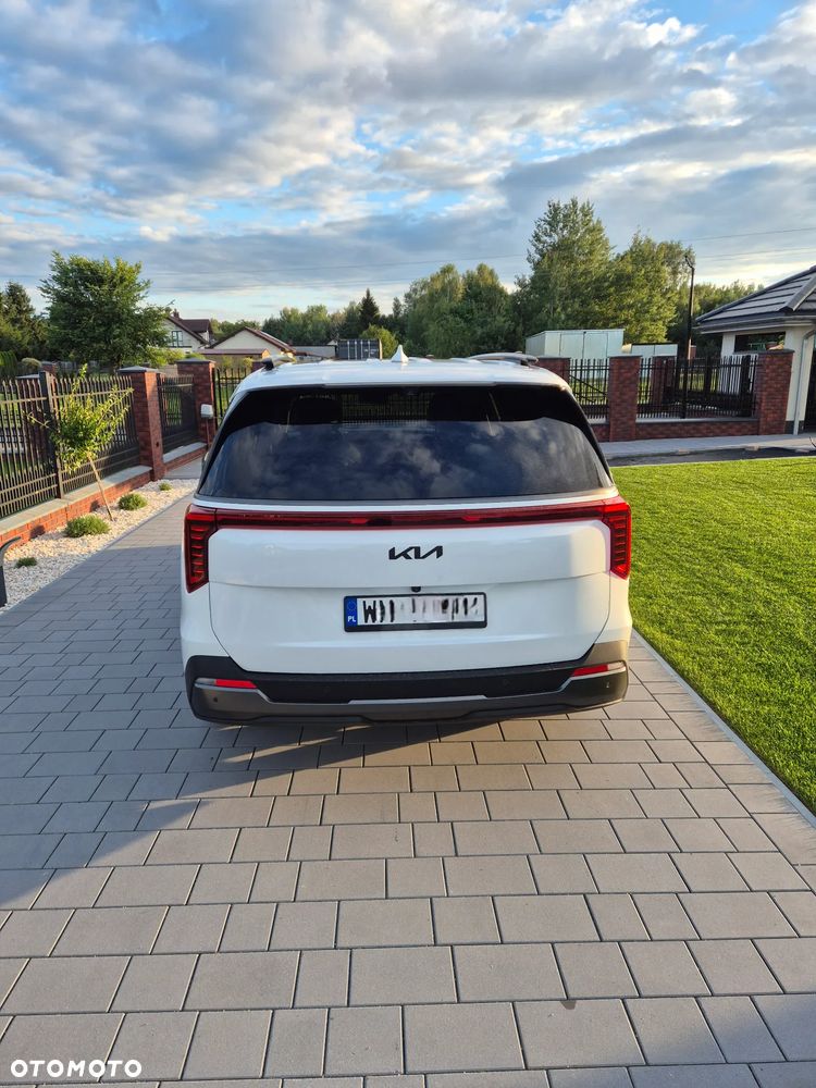 Kia Carnival - 4