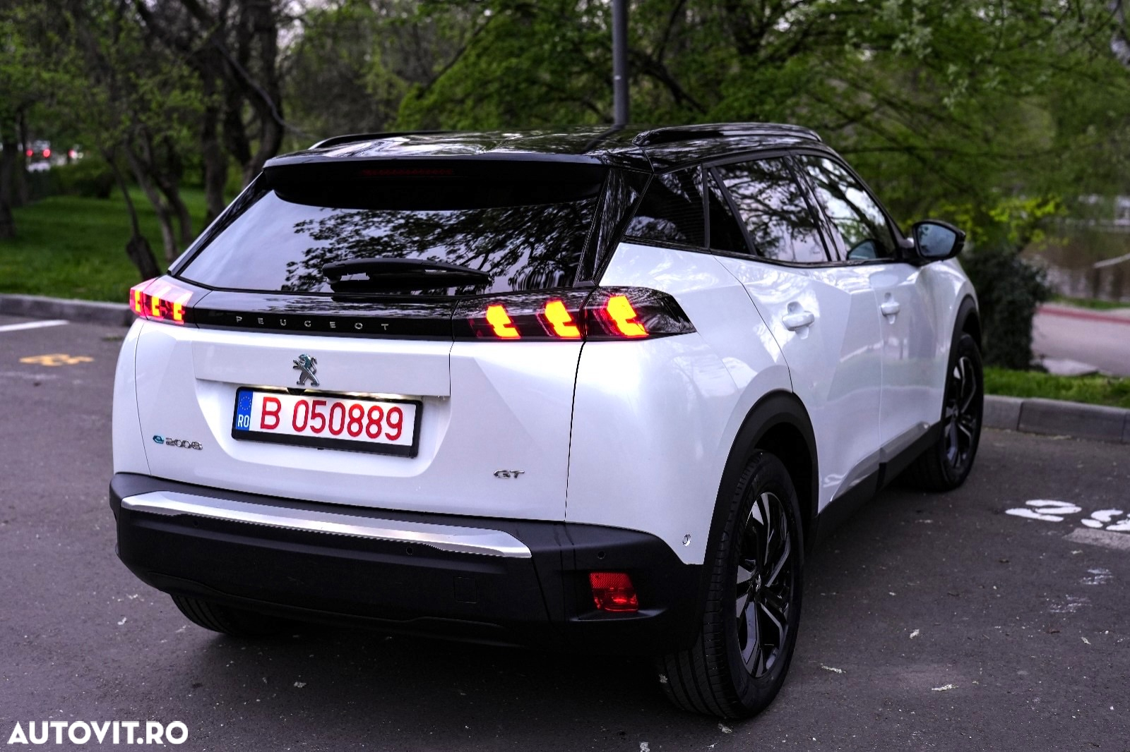 Peugeot 2008 e-2008 50 kWh GT - 12