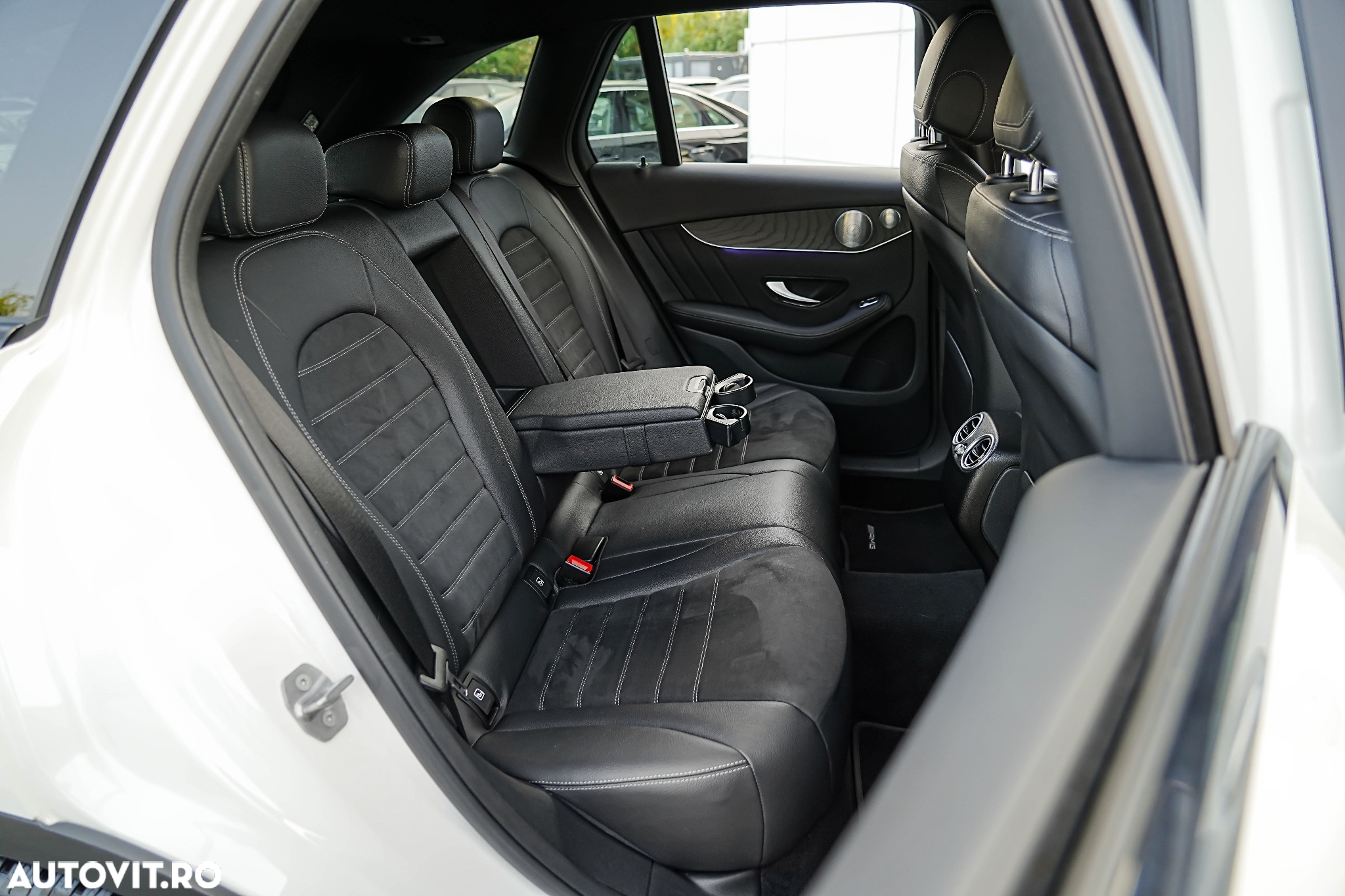 Mercedes-Benz GLC 300 4Matic 9G-TRONIC AMG Line - 19