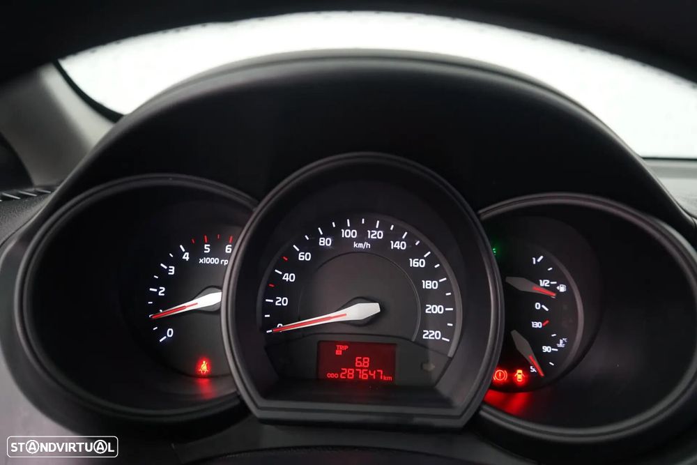 Kia Rio 1.1 CRDi LX - 23