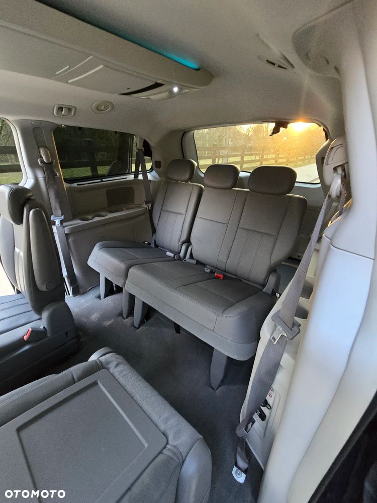 Chrysler Grand Voyager - 24