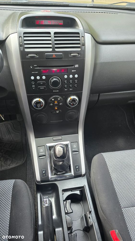 Suzuki Grand Vitara 1.6 - 13