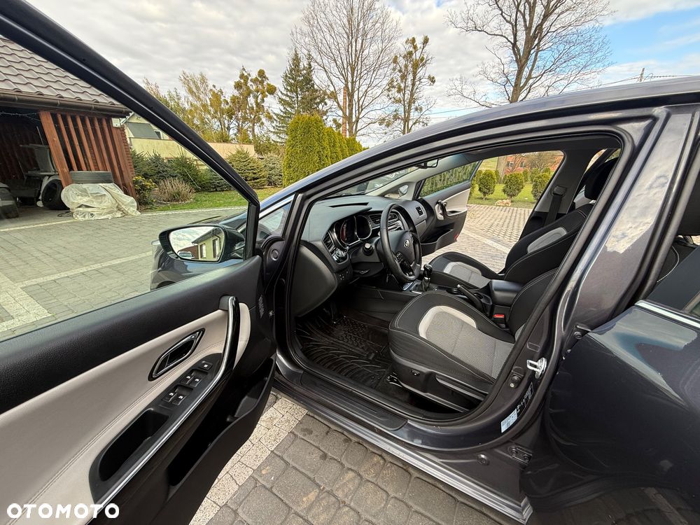 Kia Ceed - 9