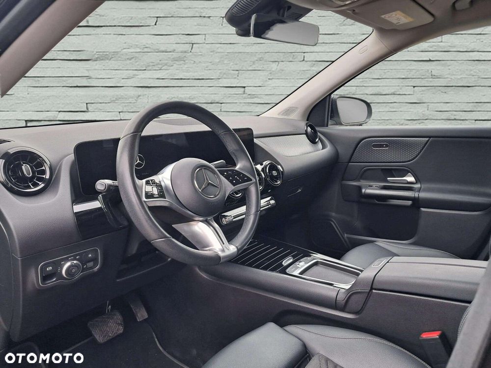 Mercedes-Benz GLA 200 d - 12