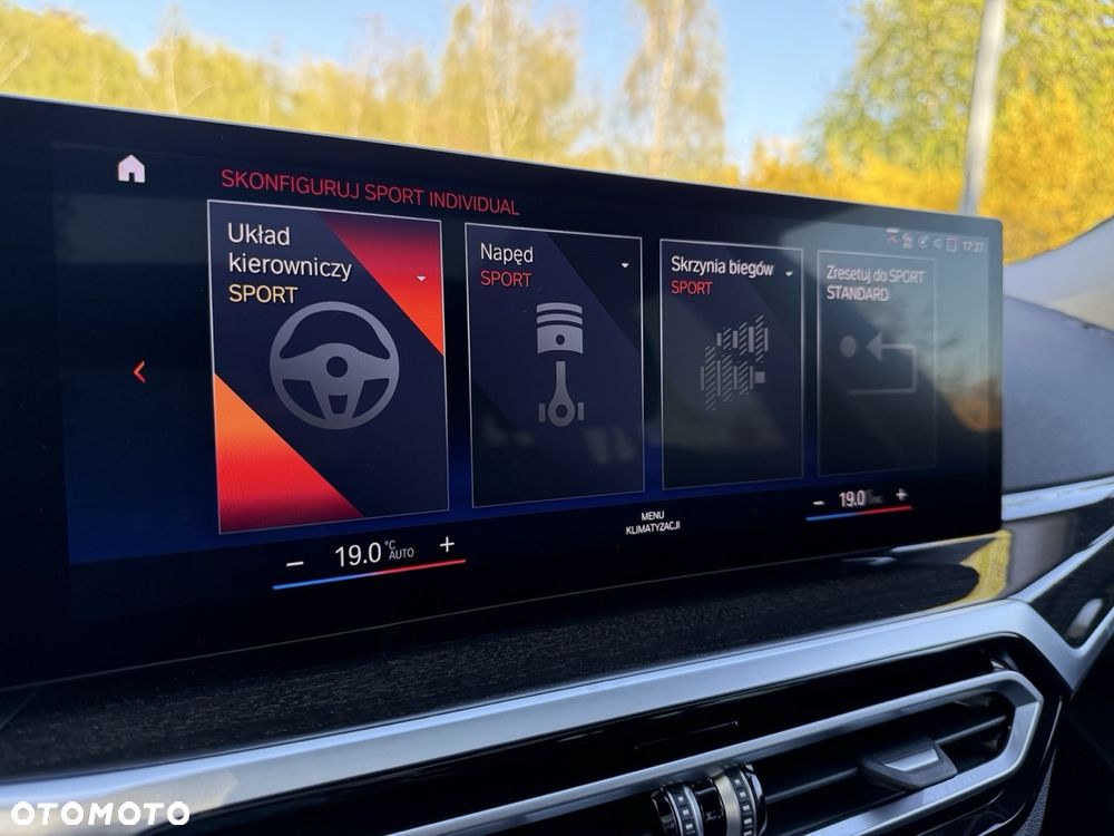 BMW Seria 3 320d xDrive - 28