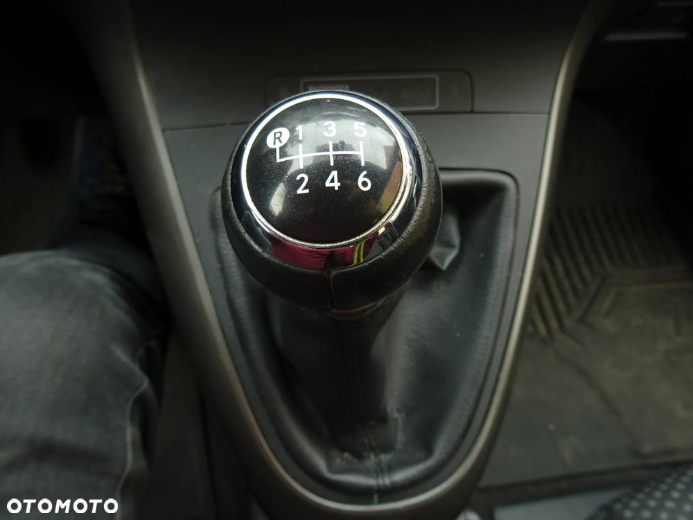 Toyota Verso 1.8 Prestige EU5 - 15