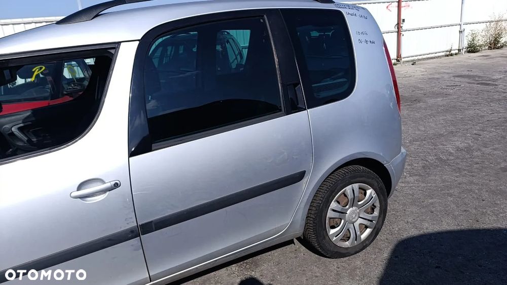 35486 skoda roomster fl na części 1.6 TDI CAYC 105 km skrzynia MZL lakier LA7W - 7