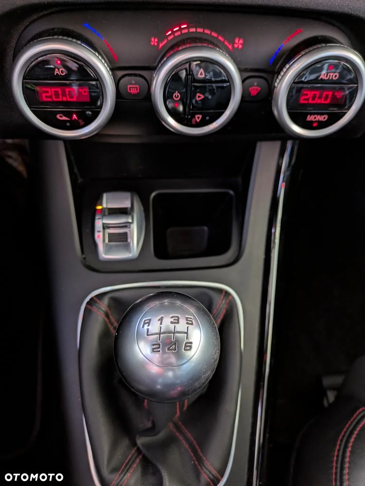 Alfa Romeo Giulietta 1.4 TB MultiAir Exclusive - 24