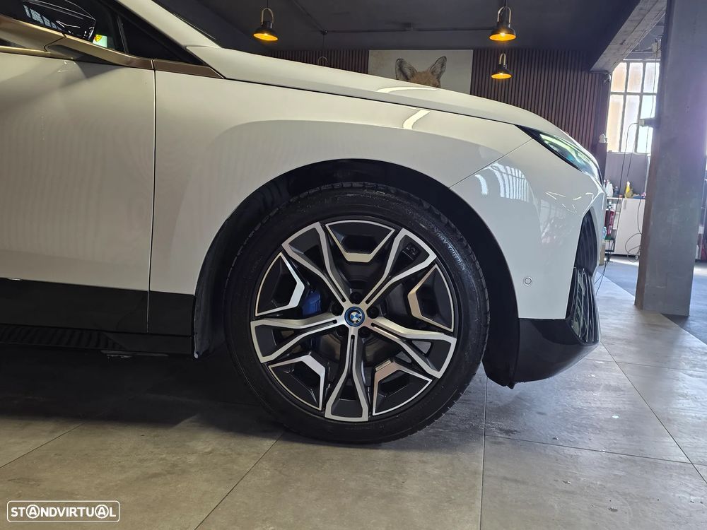 BMW iX xDrive 40 Pack Desportivo - 46