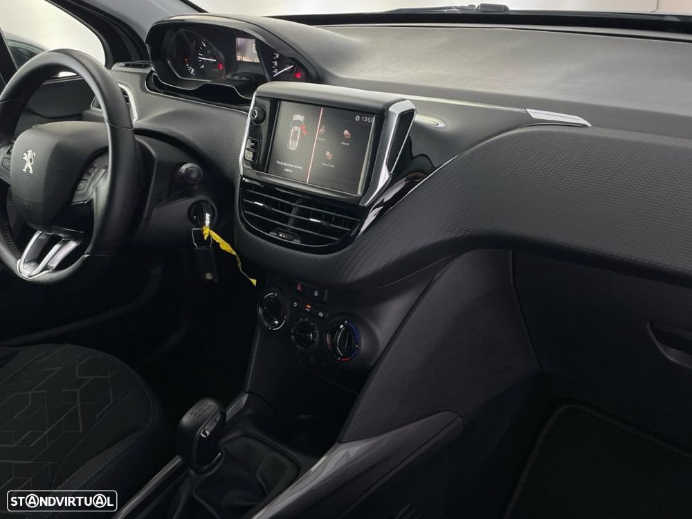 Peugeot 2008 1.2 PureTech Access - 23