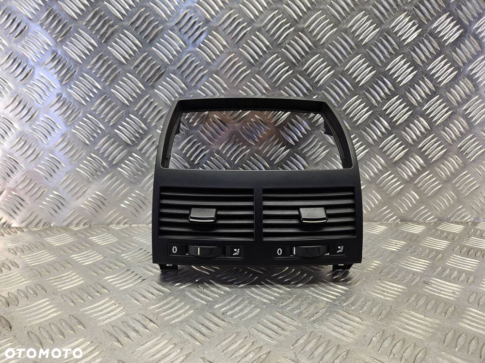 VW TOUAREG 7L 03-09R KRATKA NAWIEWU KRATKA SRODKOWA DESKI KRATKA SCHOWKA 7L6819727 R - 1