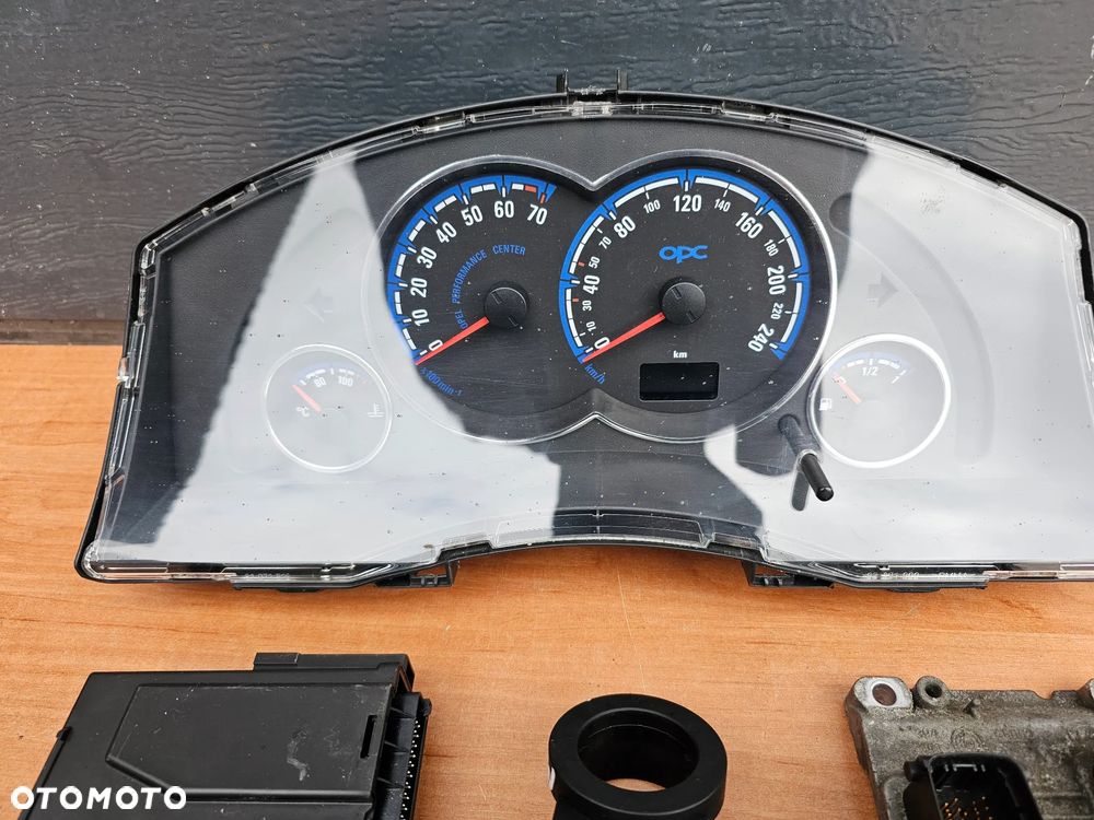 STEROWNIK ZESTAW STARTOWY Z PINEM OPEL MERIVA A OPC 1.6 TURBO Z16LET 0261208816 55555570 - 2