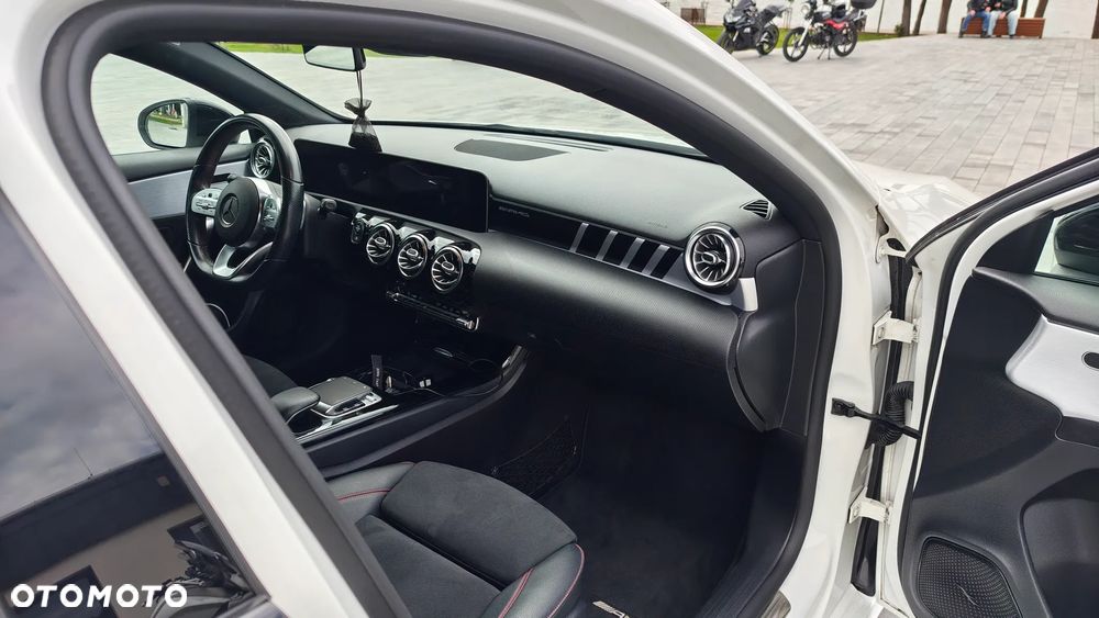 Mercedes-Benz Klasa A 200 AMG Line 7G-DCT - 12