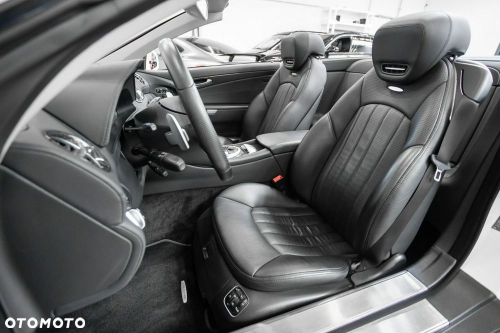 Mercedes-Benz SL 63 AMG SPEEDSHIFT MCT - 27