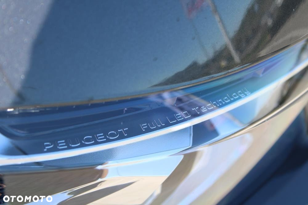 Peugeot 5008 - 8