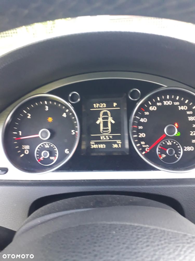 Volkswagen Passat 2.0 TDI DPF DSG R-Line Edition - 11