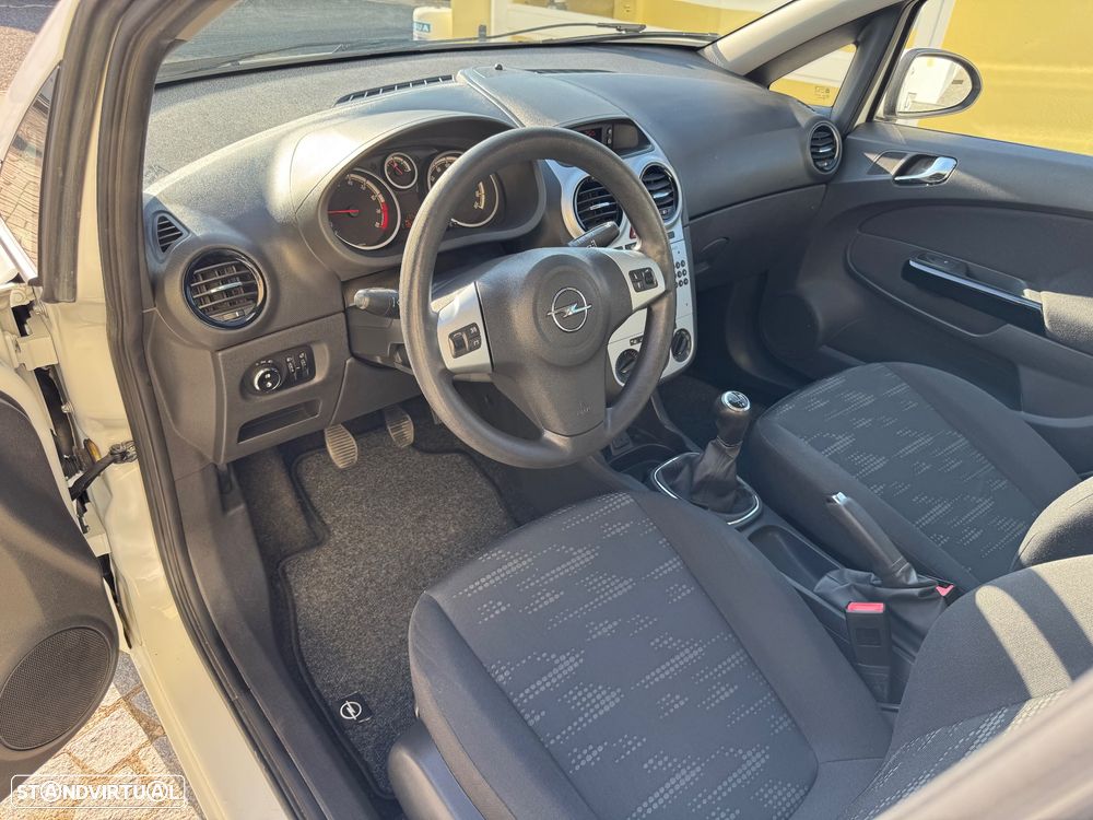 Opel Corsa 1.2 Cosmo - 12