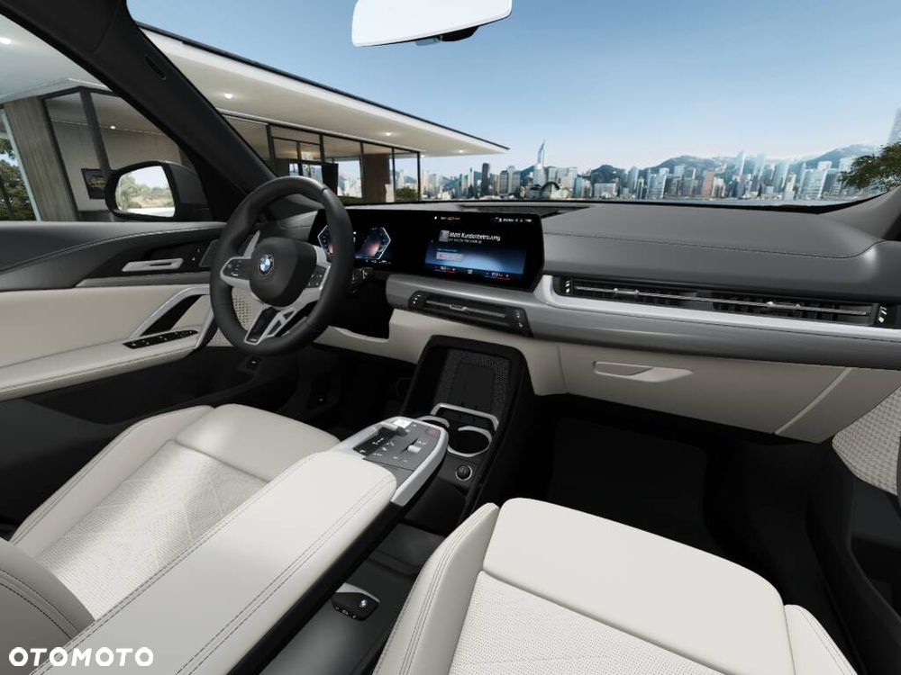 BMW X1 xDrive23d mHEV - 4