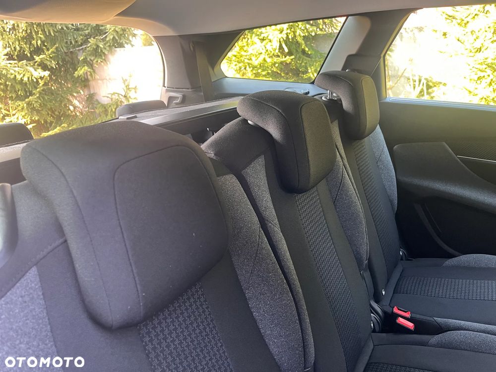 Peugeot 5008 1.2 PureTech Active S&S EAT8 - 16