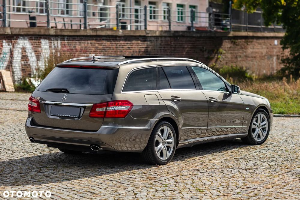Mercedes-Benz Klasa E 350 CDI DPF 4Matic BlueEFFICIENCY 7G-TRONIC Avantgarde - 15