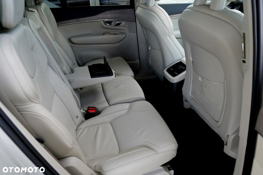 Volvo XC 90 - 30