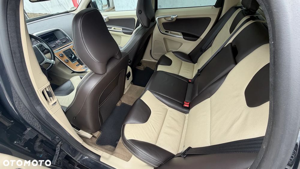 Volvo XC 60 D5 AWD Summum - 37