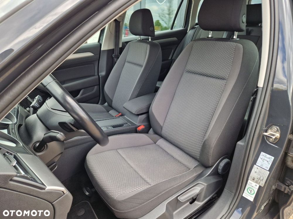 Volkswagen Passat - 10