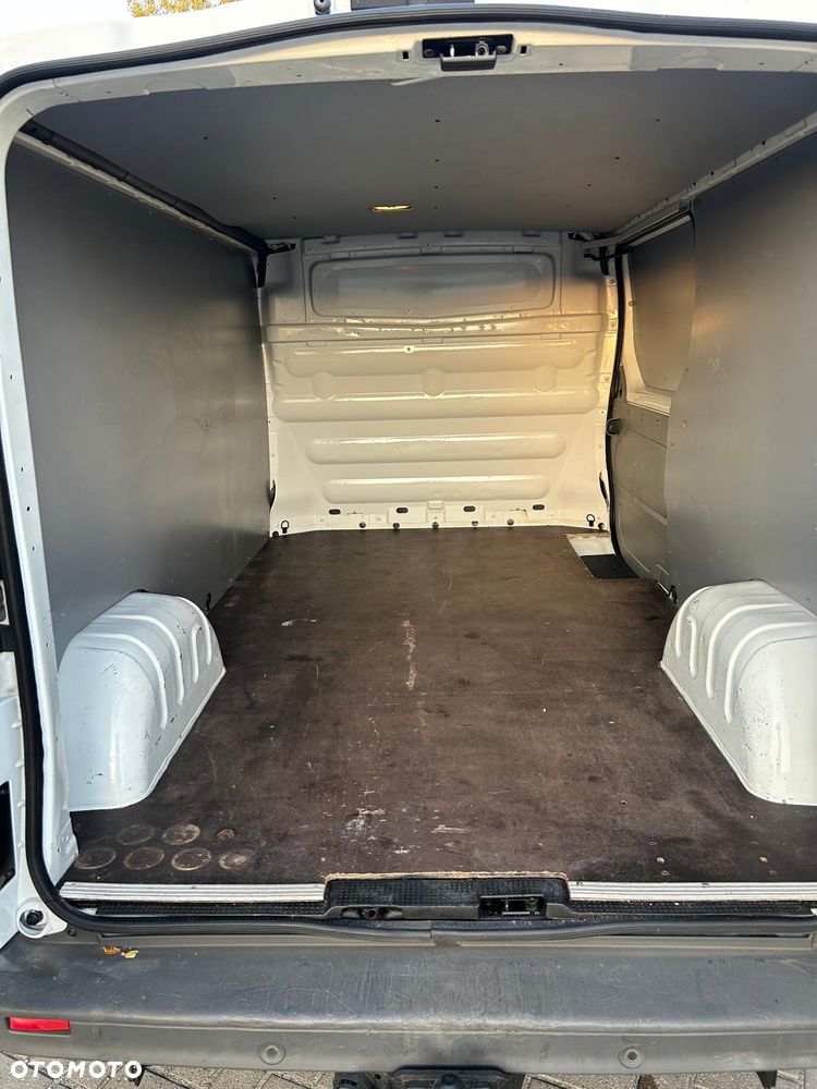 Renault Trafic - 25