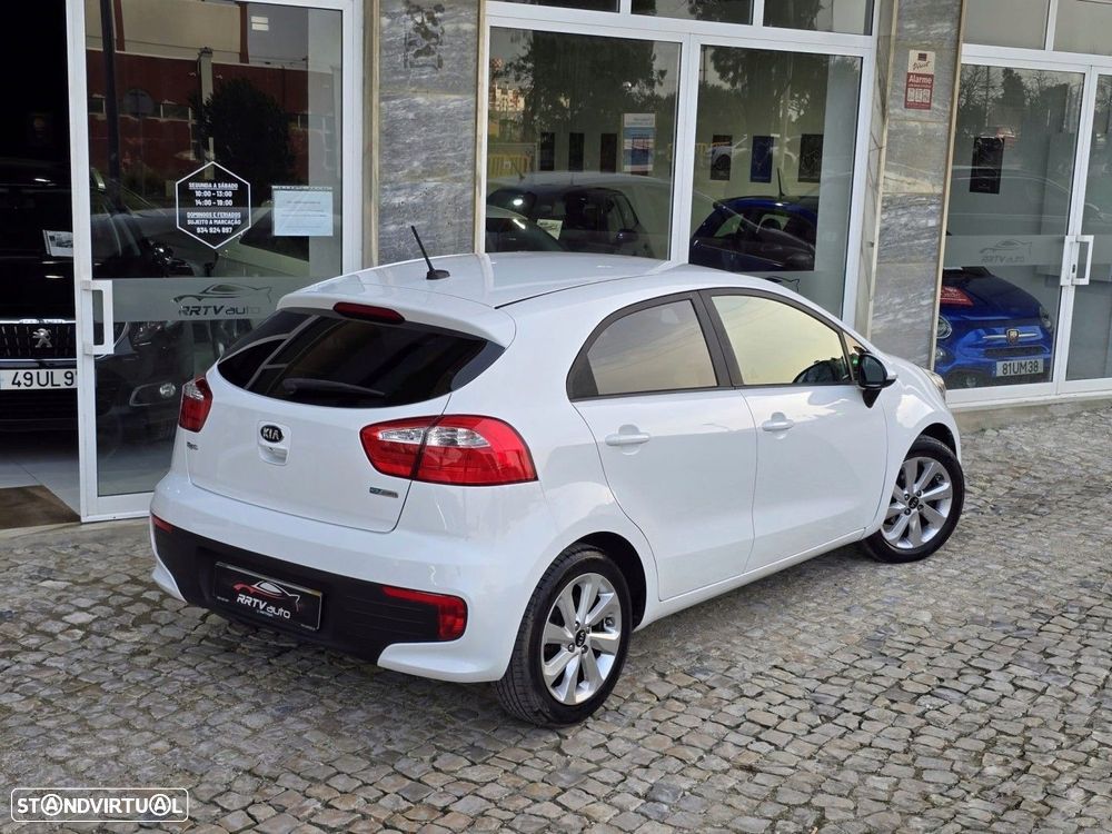 Kia Rio 1.1 CRDi EX ISG - 4