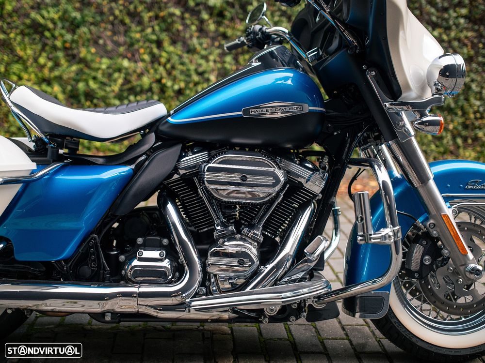 Harley-Davidson FLH ELECTRA GLIDE® REVIVAL™ - 8