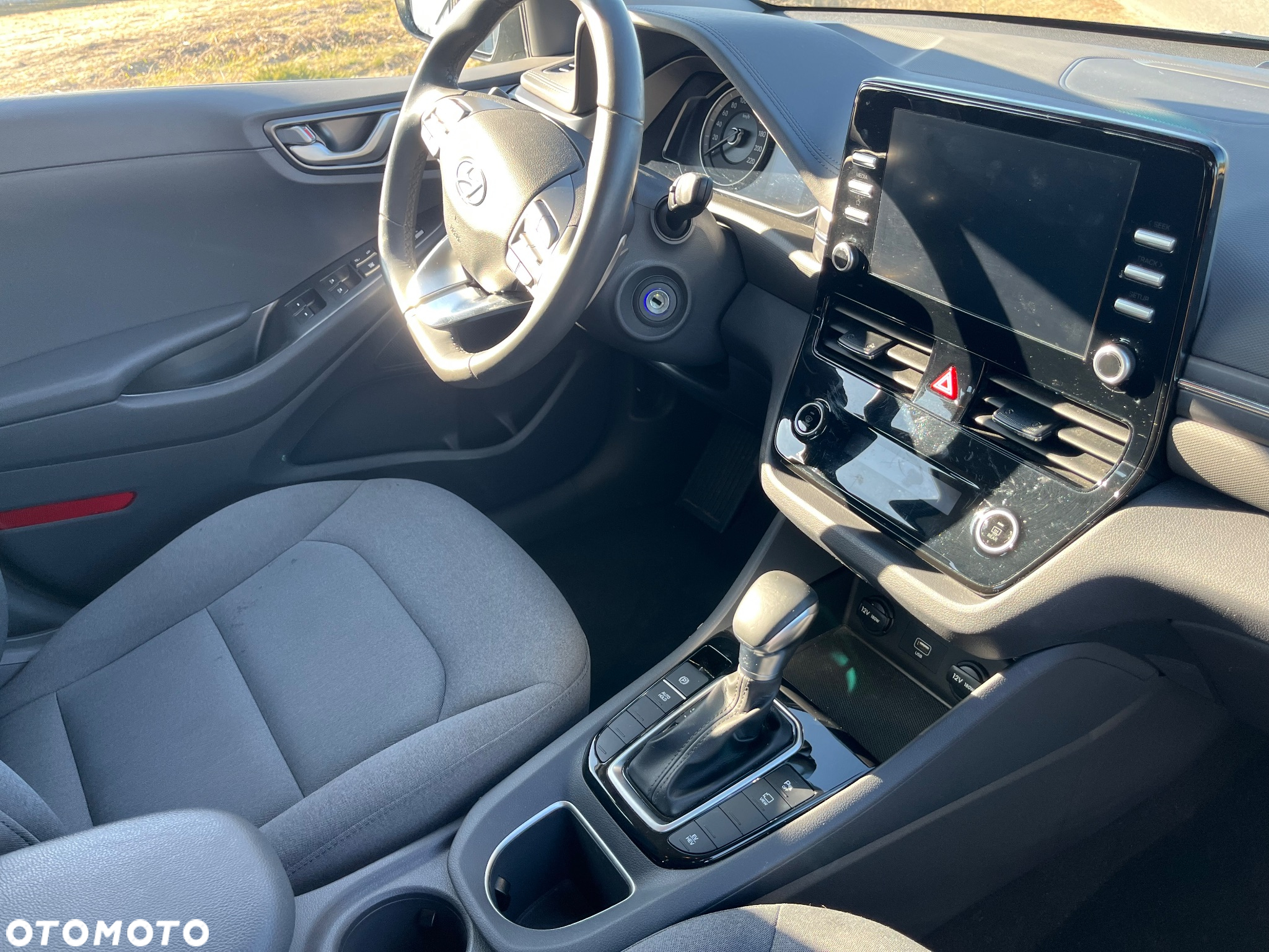 Hyundai IONIQ - 14
