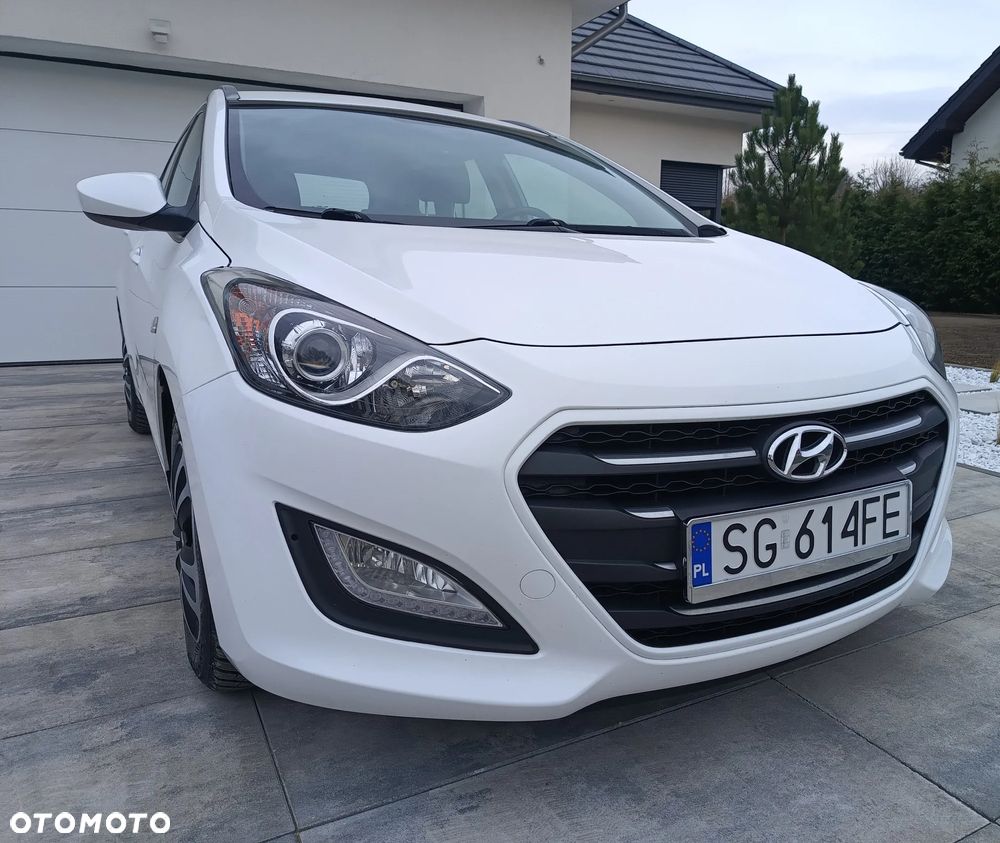 Hyundai i30 blue 1.6 CRDi Style - 11