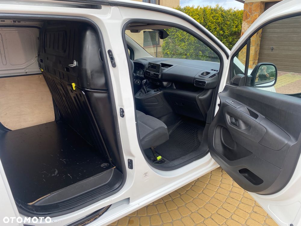 Citroën BERLINGO 1.6 HDI, MAX długi, 3-osobowy, klimatyzacja, zakupiony w salonie w Rzeszowie, bezwypadkowy - 18