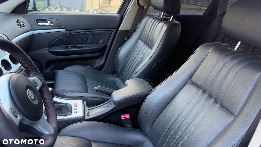 Alfa Romeo 159 2.4 JTDM 20V DPF Distinctive - 27