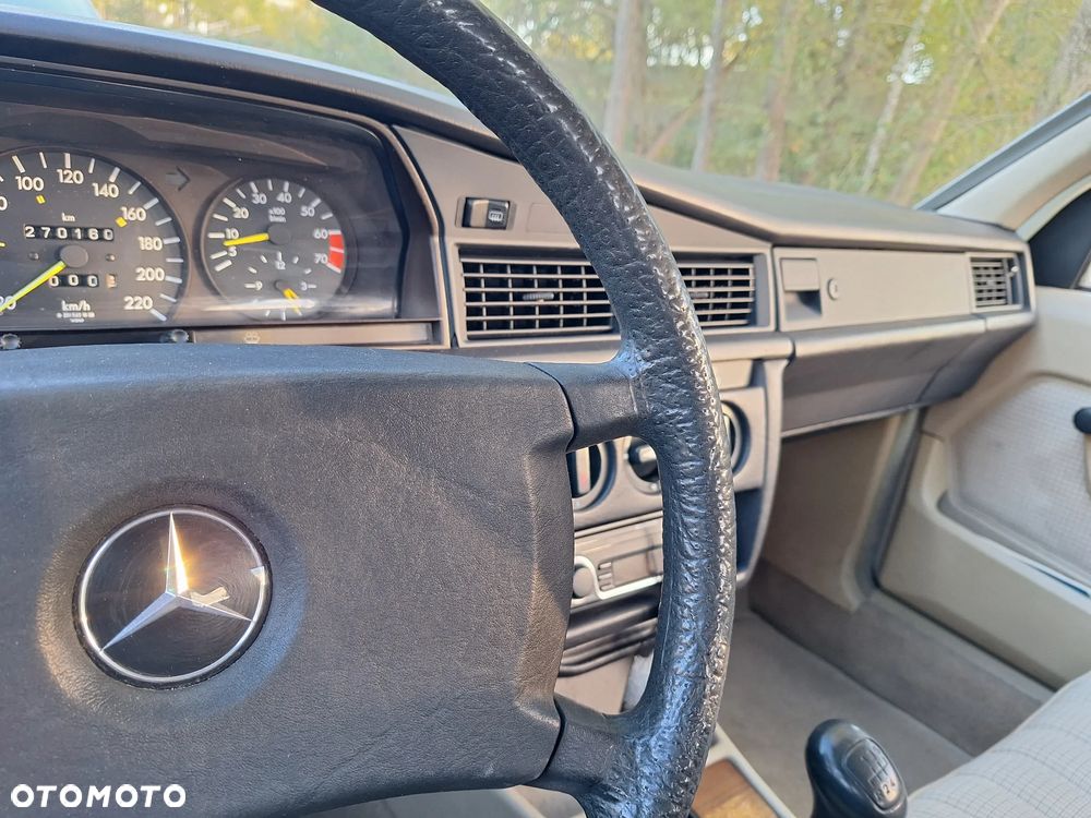 Mercedes-Benz W201 (190) - 40