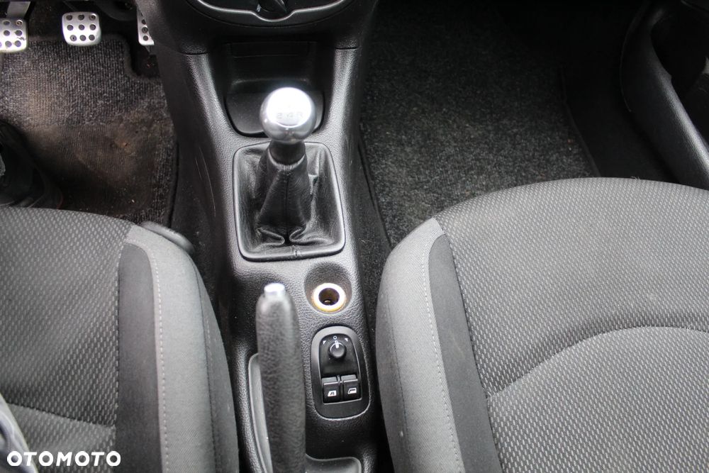 Peugeot 206 75 JBL - 14