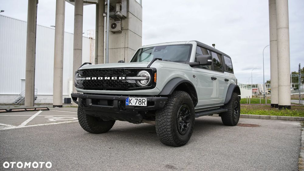 Ford Bronco - 3