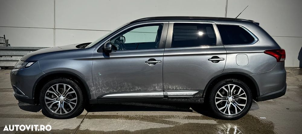 Mitsubishi Outlander - 3